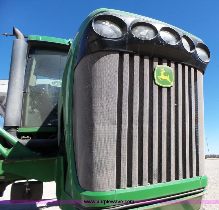 image for item L6253 2004 John Deere 4920 self-propelled applicator