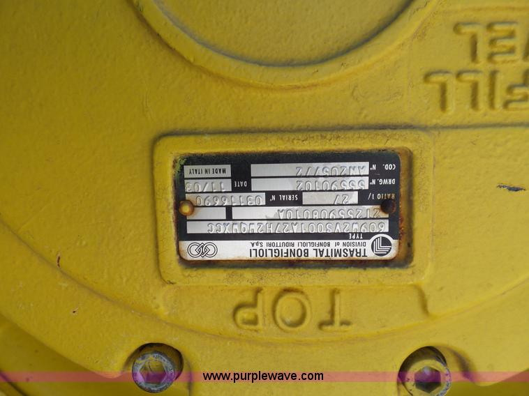 image for item L6253 2004 John Deere 4920 self-propelled applicator