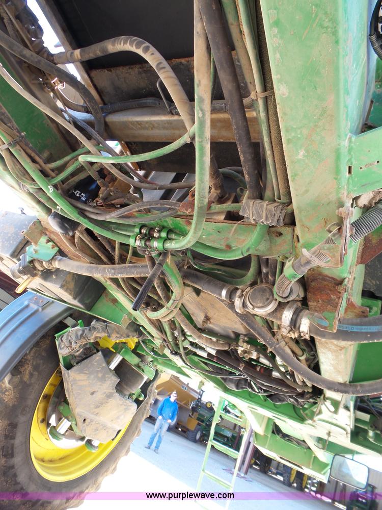 image for item L6253 2004 John Deere 4920 self-propelled applicator