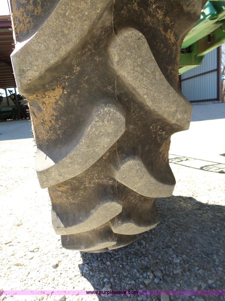 image for item L6253 2004 John Deere 4920 self-propelled applicator