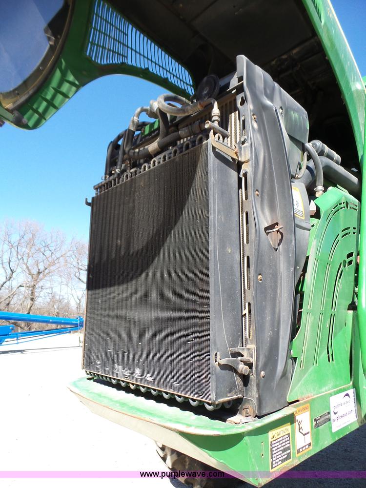 image for item L6253 2004 John Deere 4920 self-propelled applicator