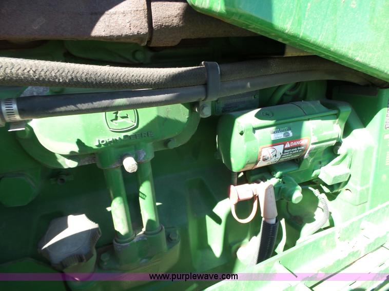 image for item L6253 2004 John Deere 4920 self-propelled applicator