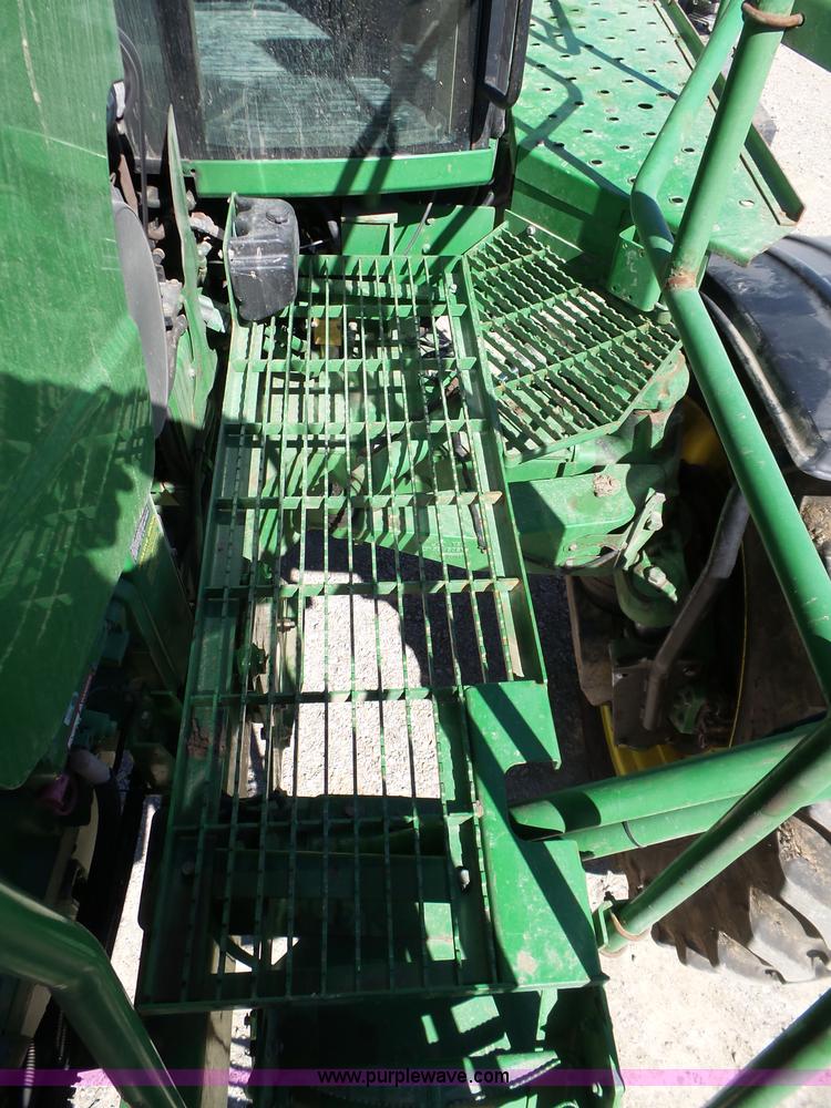 image for item L6253 2004 John Deere 4920 self-propelled applicator