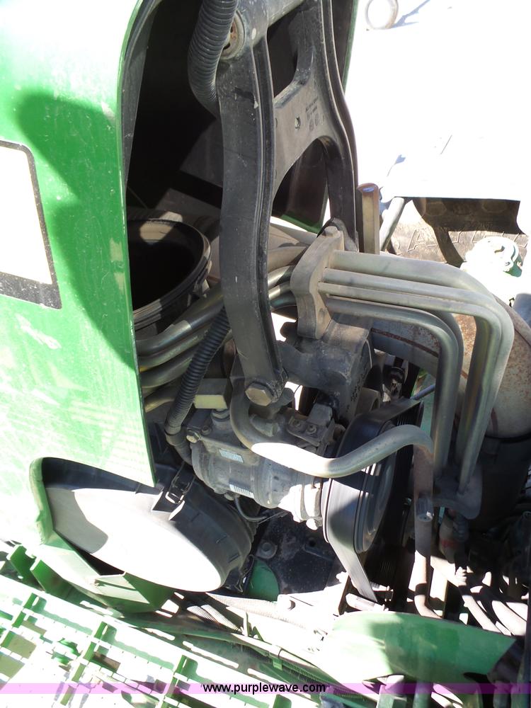 image for item L6253 2004 John Deere 4920 self-propelled applicator