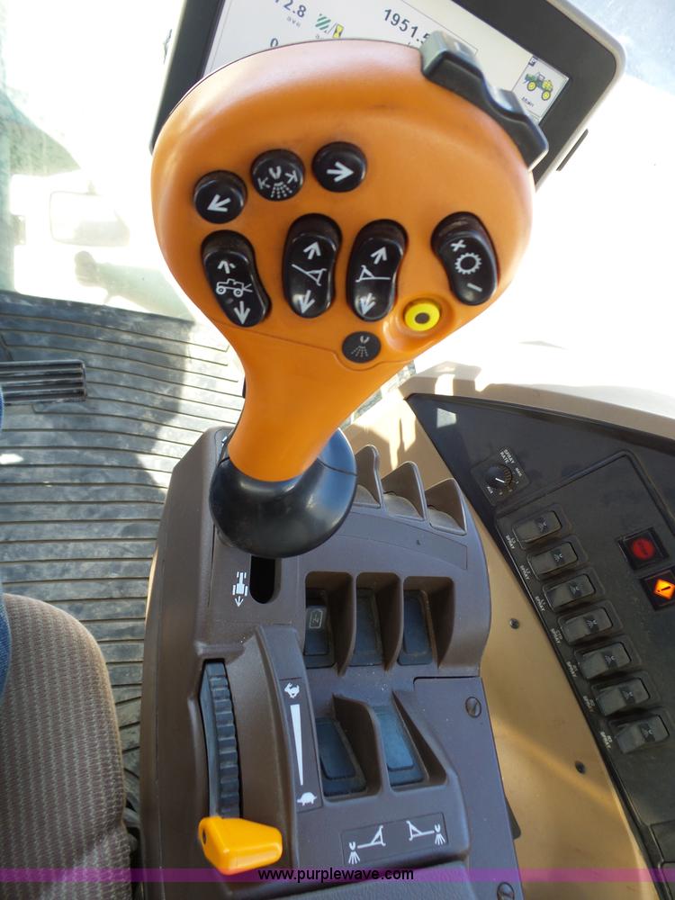 image for item L6253 2004 John Deere 4920 self-propelled applicator