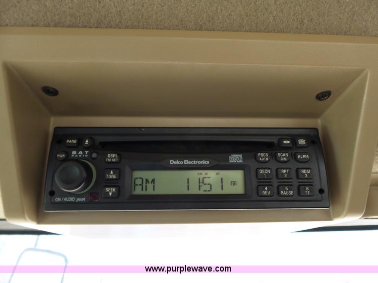 image for item L6253 2004 John Deere 4920 self-propelled applicator