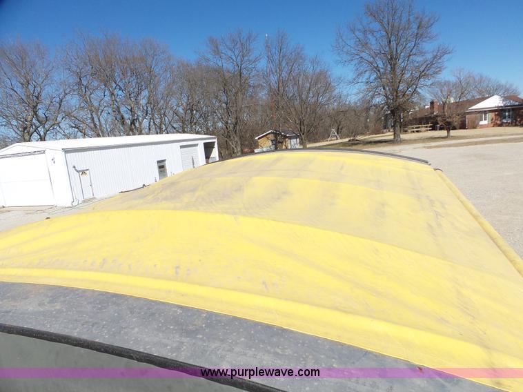 image for item L6253 2004 John Deere 4920 self-propelled applicator