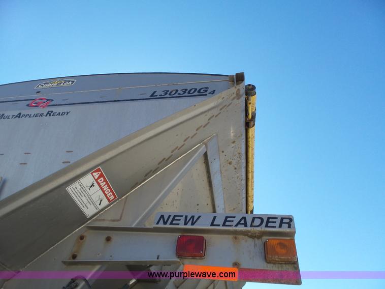 image for item L6253 2004 John Deere 4920 self-propelled applicator