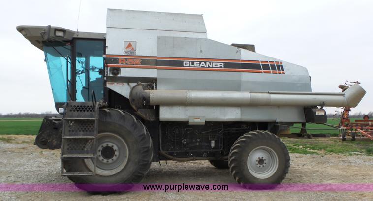 image for item L6269 1997 Gleaner R52 RWA combine