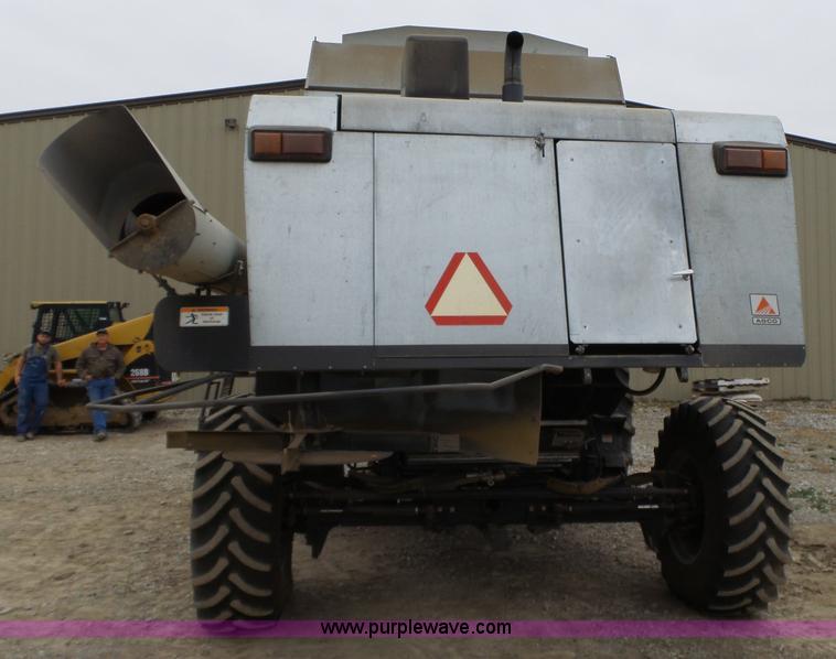 image for item L6269 1997 Gleaner R52 RWA combine