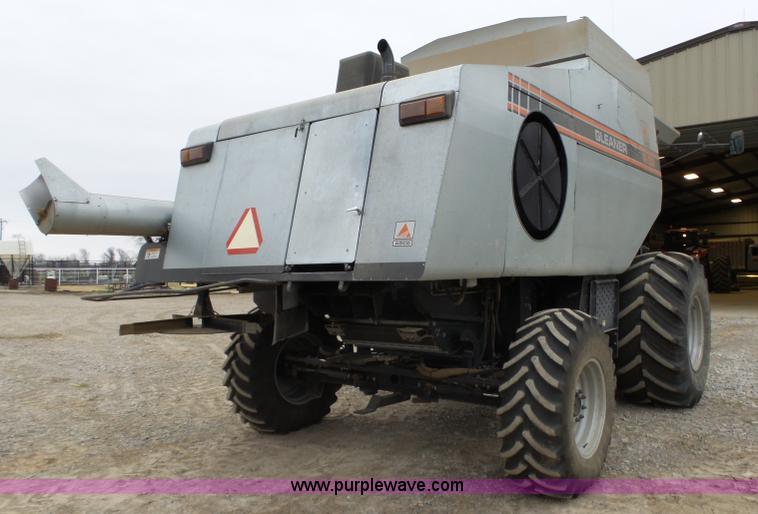 image for item L6269 1997 Gleaner R52 RWA combine