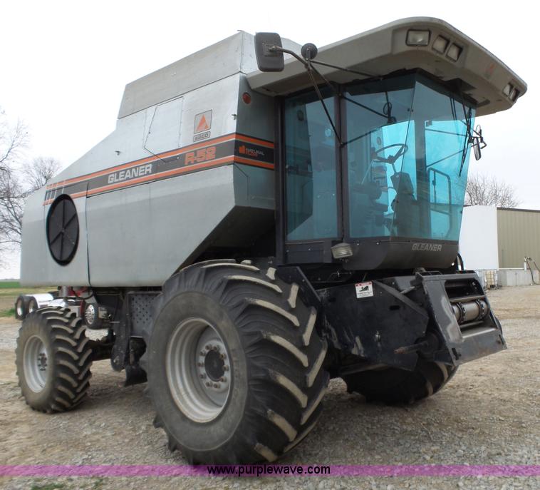 image for item L6269 1997 Gleaner R52 RWA combine