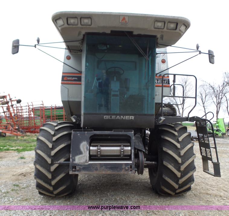 image for item L6269 1997 Gleaner R52 RWA combine