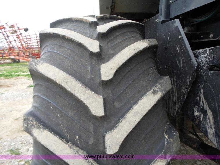 image for item L6269 1997 Gleaner R52 RWA combine