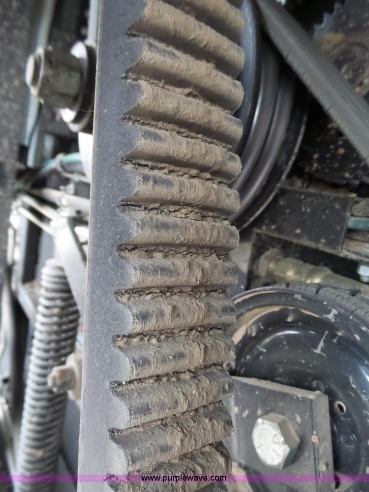 image for item L6269 1997 Gleaner R52 RWA combine