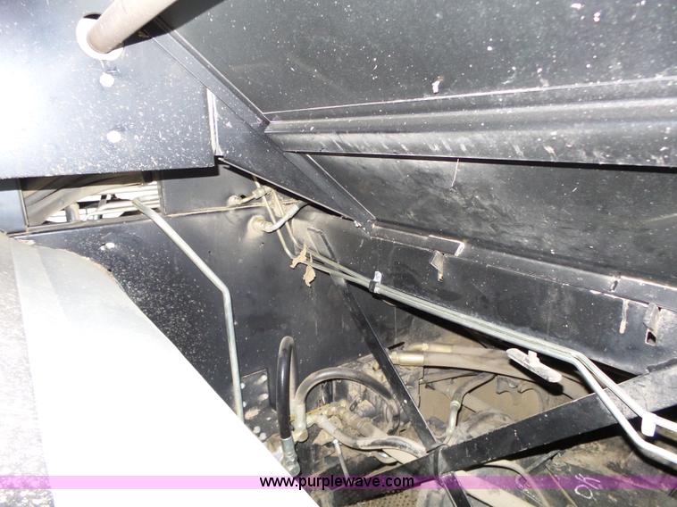 image for item L6269 1997 Gleaner R52 RWA combine