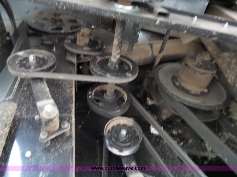 image for item L6269 1997 Gleaner R52 RWA combine