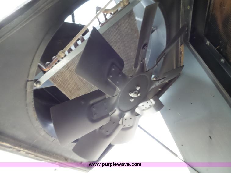 image for item L6269 1997 Gleaner R52 RWA combine