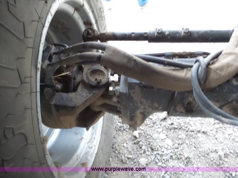 image for item L6269 1997 Gleaner R52 RWA combine