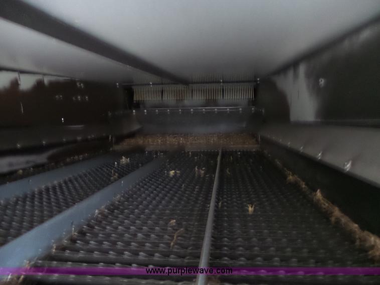 image for item L6269 1997 Gleaner R52 RWA combine