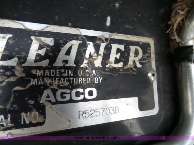 image for item L6269 1997 Gleaner R52 RWA combine