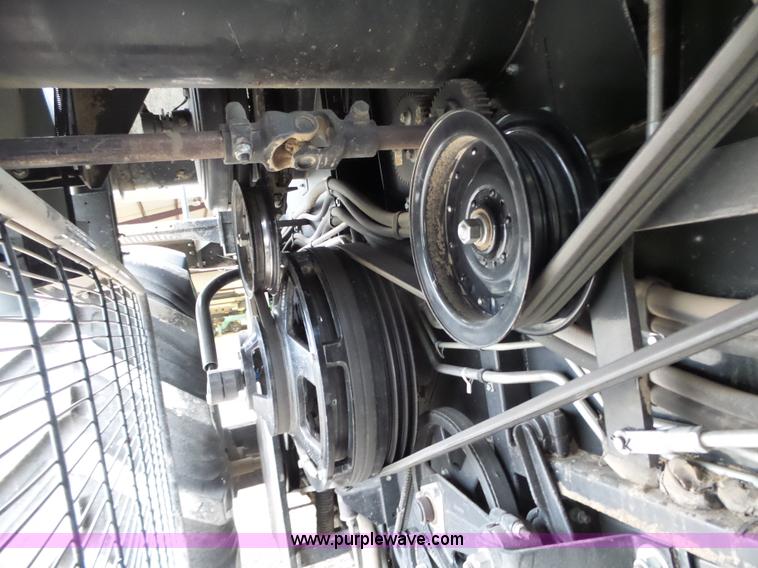 image for item L6269 1997 Gleaner R52 RWA combine