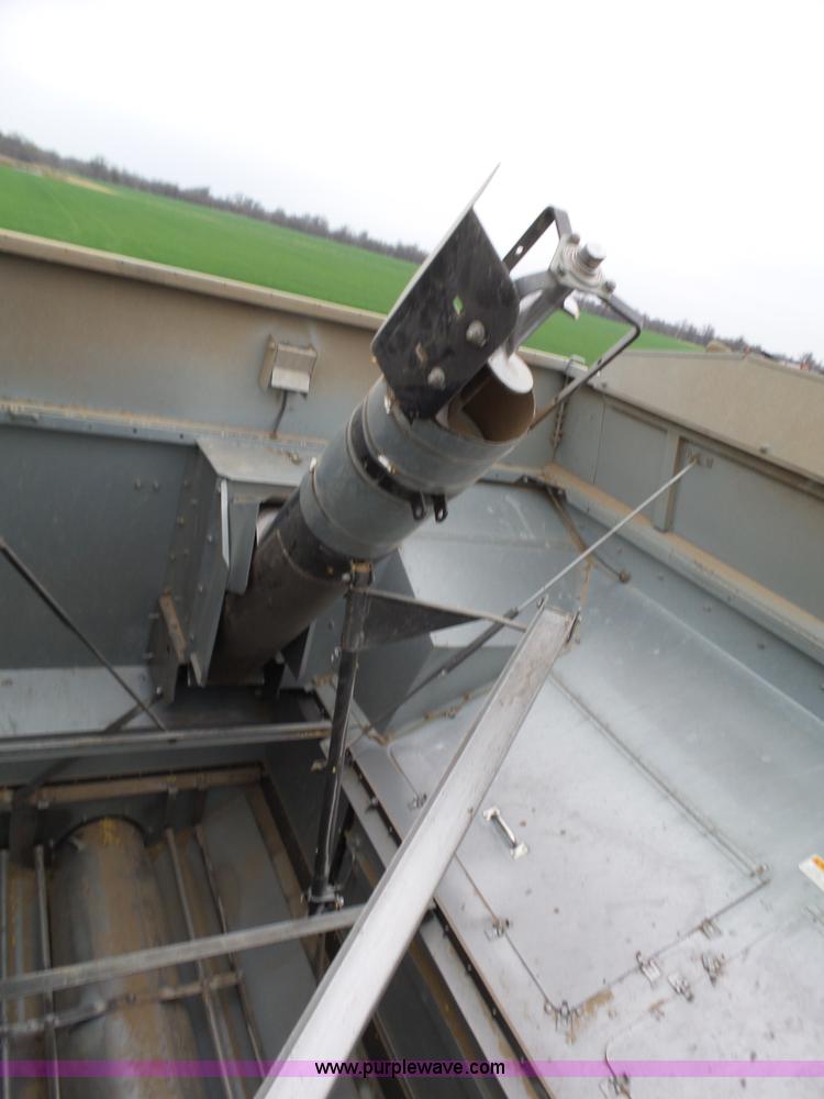 image for item L6269 1997 Gleaner R52 RWA combine