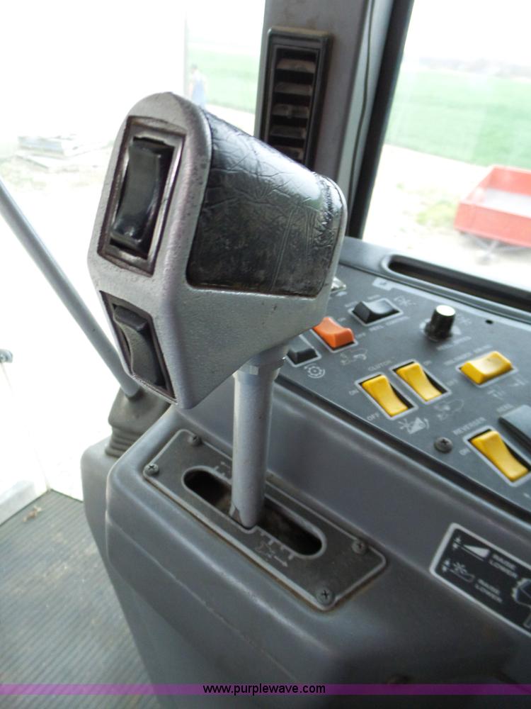 image for item L6269 1997 Gleaner R52 RWA combine