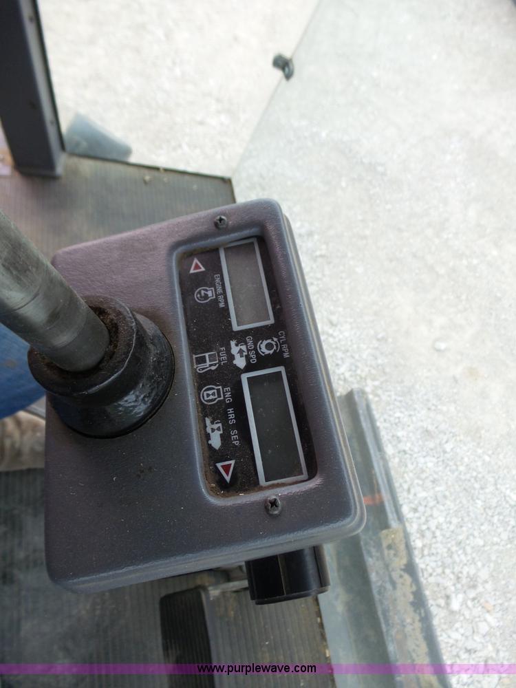 image for item L6269 1997 Gleaner R52 RWA combine