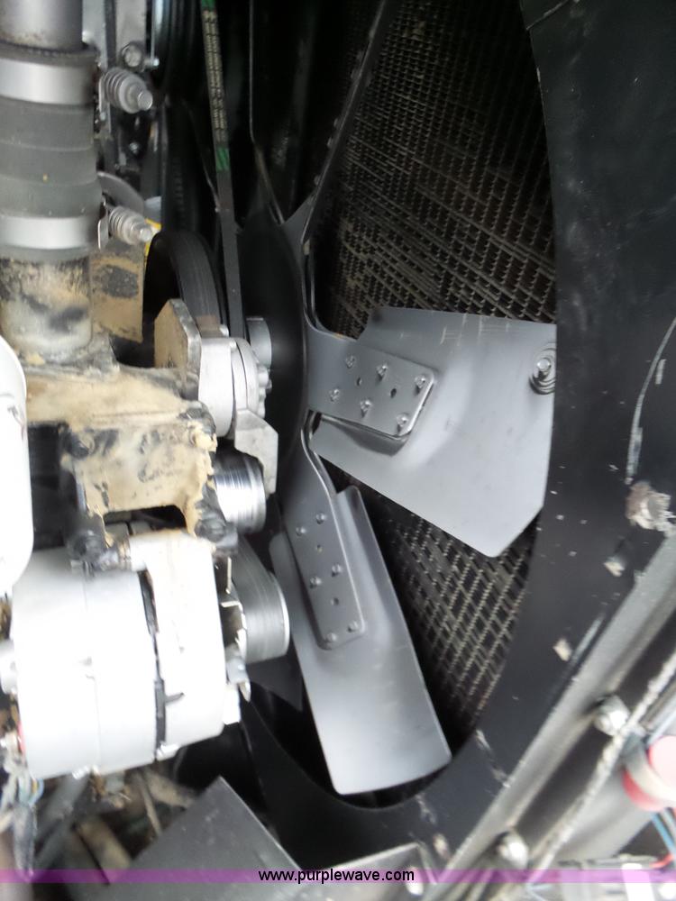 image for item L6269 1997 Gleaner R52 RWA combine