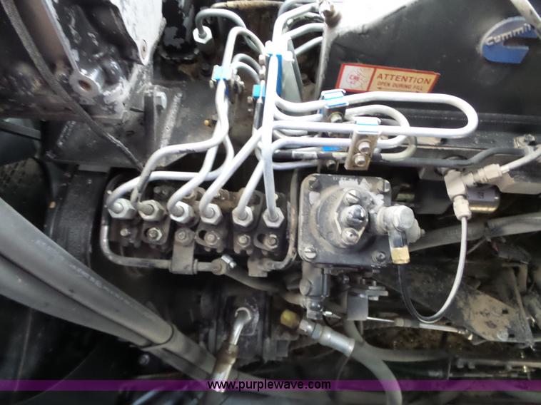 image for item L6269 1997 Gleaner R52 RWA combine