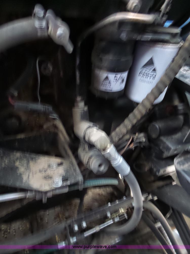 image for item L6269 1997 Gleaner R52 RWA combine