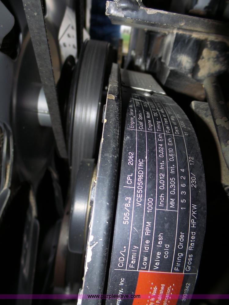 image for item L6269 1997 Gleaner R52 RWA combine