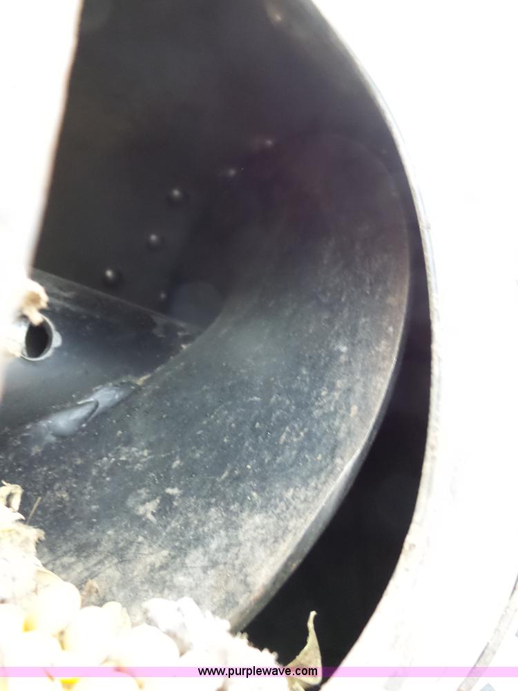 image for item L6269 1997 Gleaner R52 RWA combine