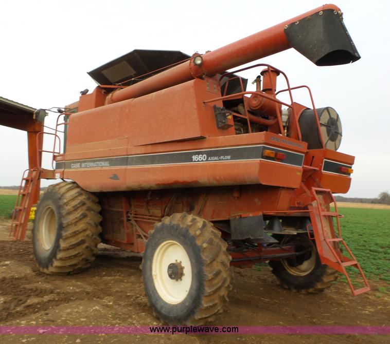 image for item L6272 1992 Case IH 1660 RWA combine