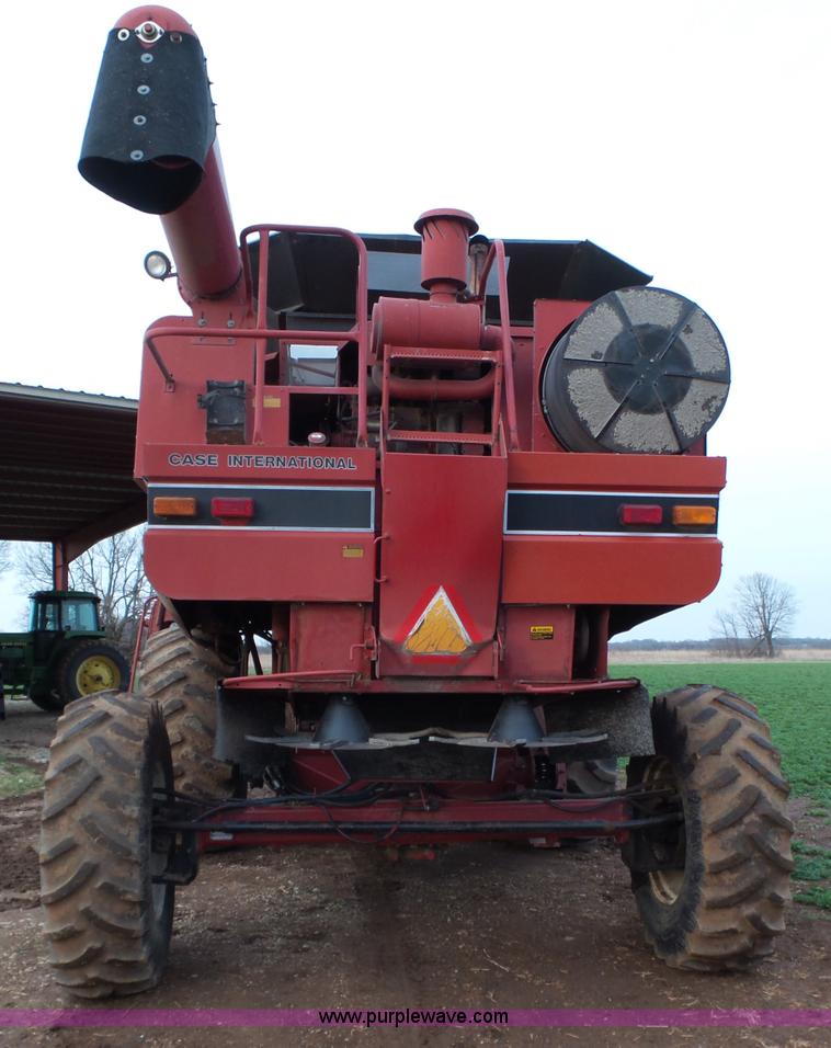 image for item L6272 1992 Case IH 1660 RWA combine