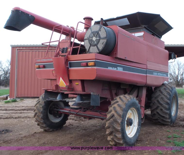 image for item L6272 1992 Case IH 1660 RWA combine