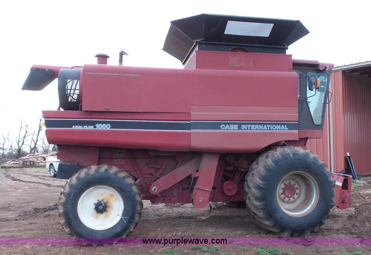 image for item L6272 1992 Case IH 1660 RWA combine
