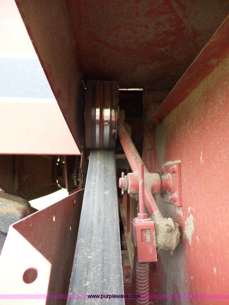 image for item L6272 1992 Case IH 1660 RWA combine