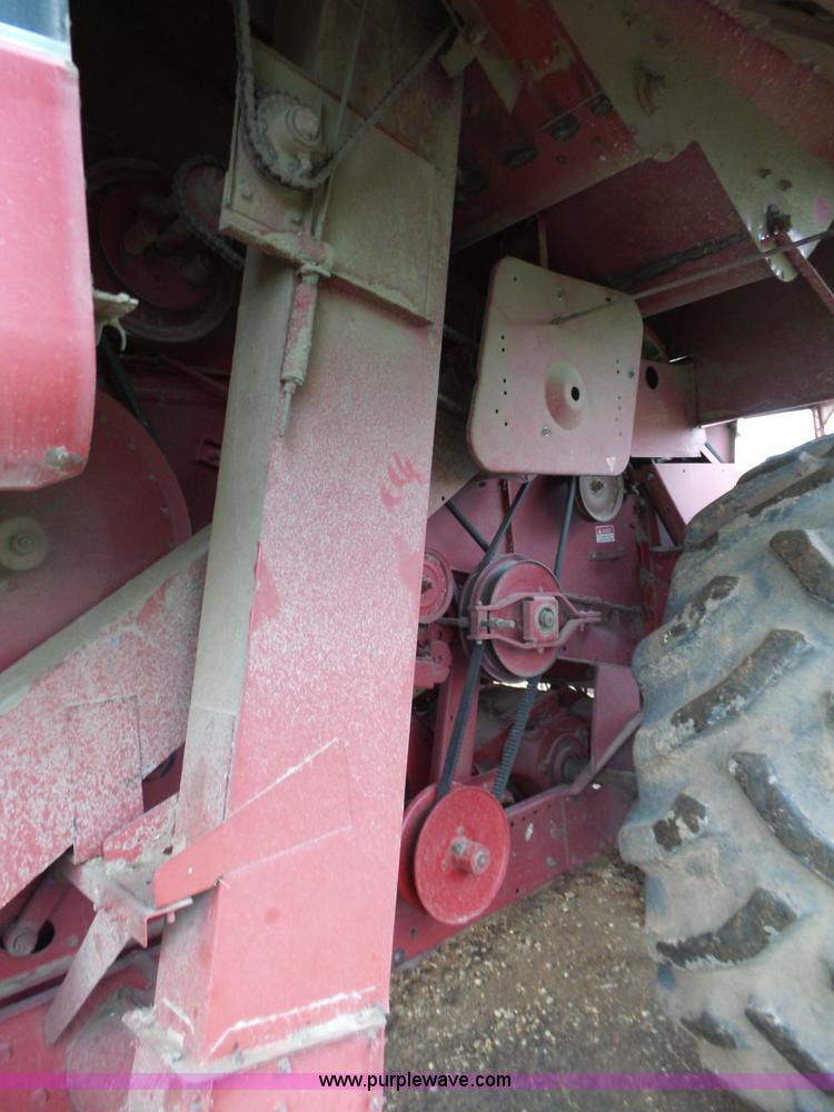 image for item L6272 1992 Case IH 1660 RWA combine