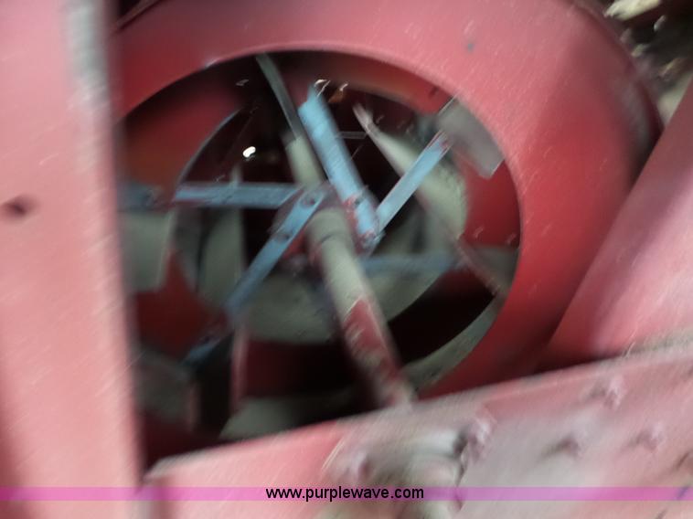 image for item L6272 1992 Case IH 1660 RWA combine