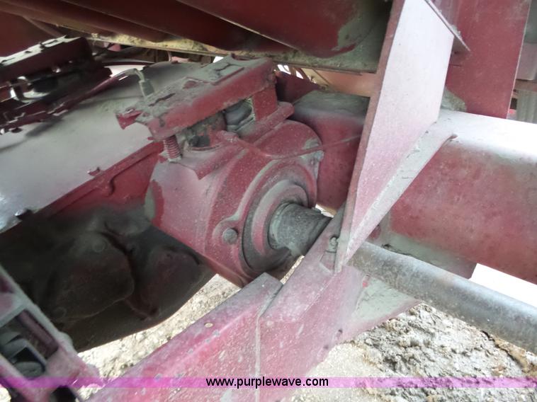 image for item L6272 1992 Case IH 1660 RWA combine