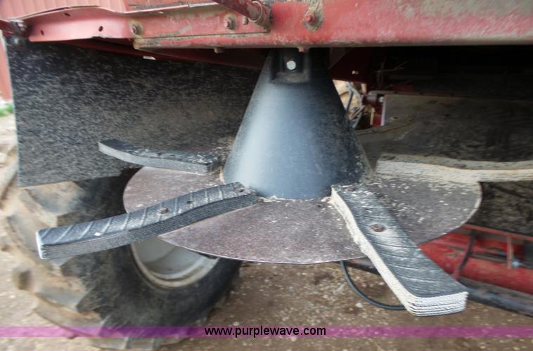 image for item L6272 1992 Case IH 1660 RWA combine