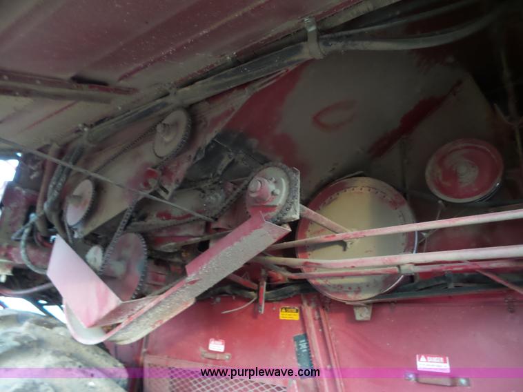 image for item L6272 1992 Case IH 1660 RWA combine