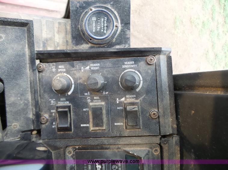 image for item L6272 1992 Case IH 1660 RWA combine