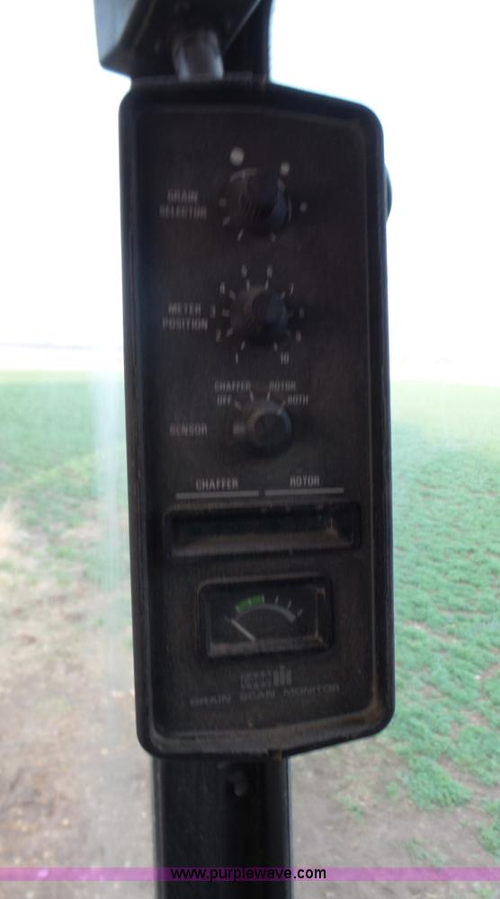 image for item L6272 1992 Case IH 1660 RWA combine