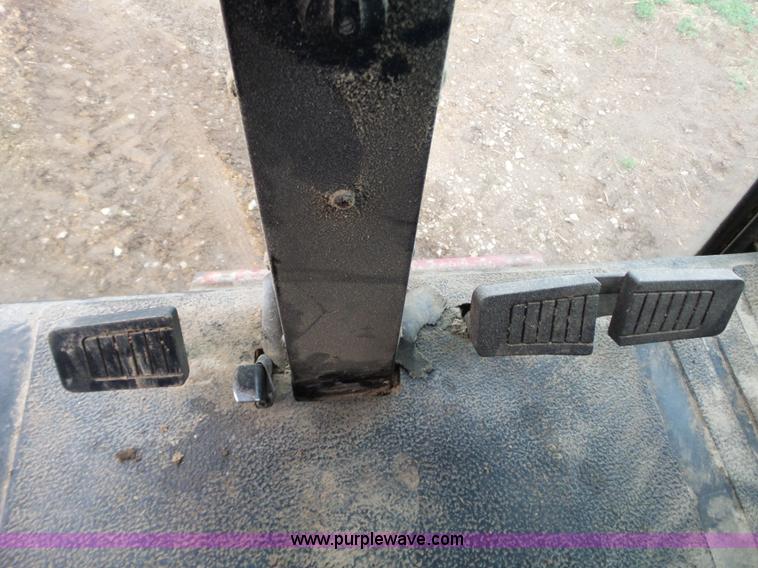 image for item L6272 1992 Case IH 1660 RWA combine