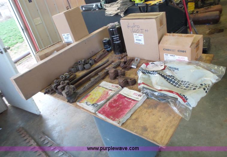 image for item L6272 1992 Case IH 1660 RWA combine