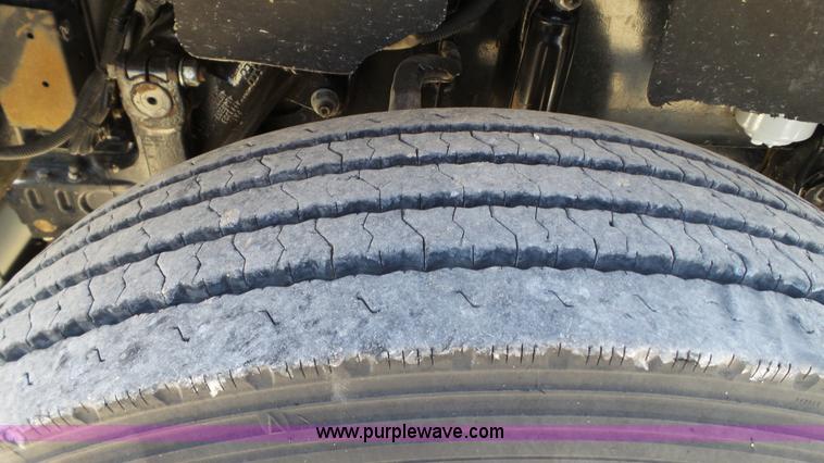 image for item L6501 2007 Freightliner C112 Glider semi truck