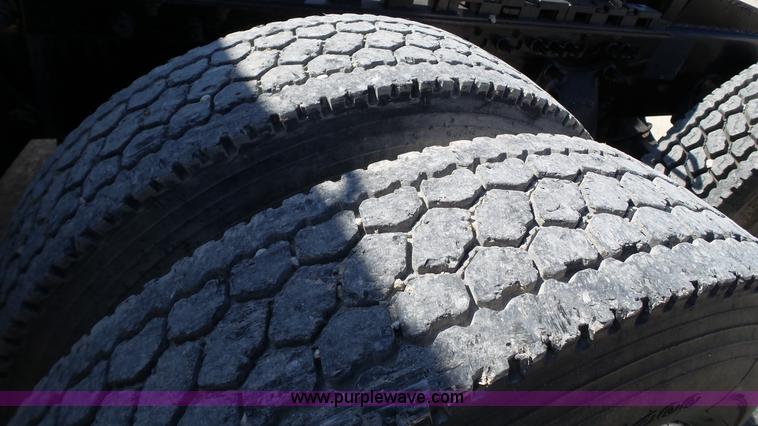 image for item L6501 2007 Freightliner C112 Glider semi truck